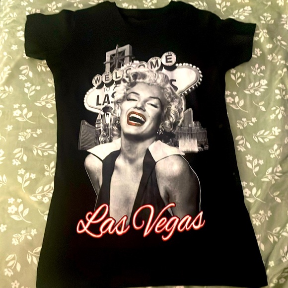 Tshirt - Picture 1 of 1